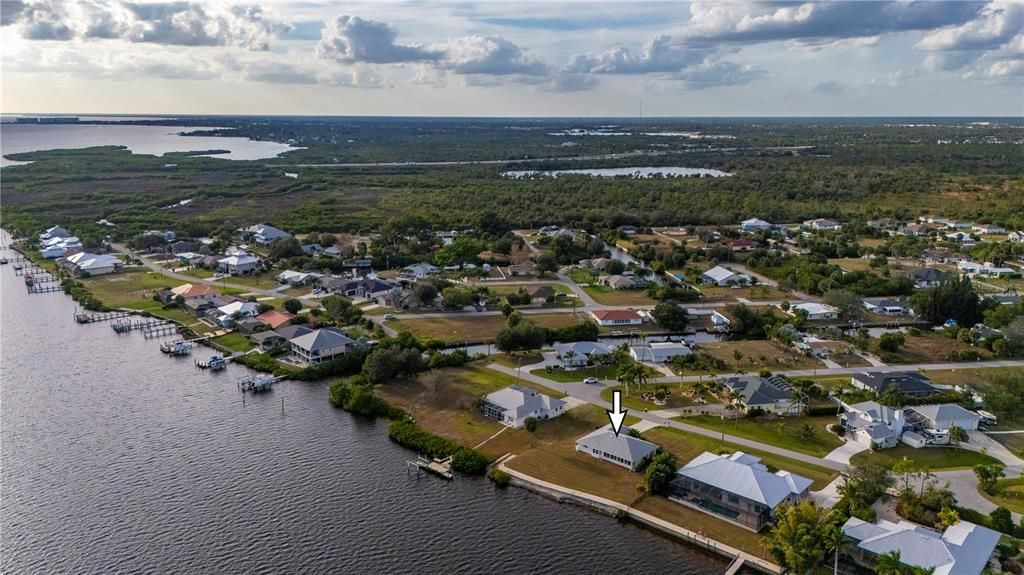 For Sale: $685,000 (3 beds, 2 baths, 1934 Square Feet)