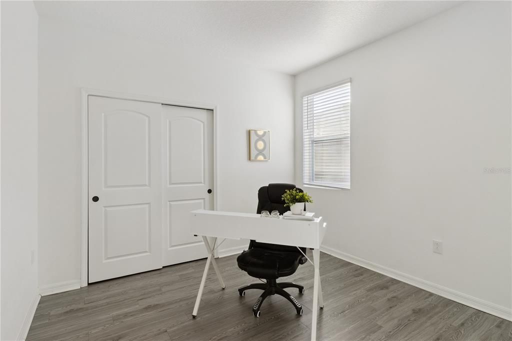 待售: $450,000 (4 贝兹, 2 浴室, 2314 平方英尺)