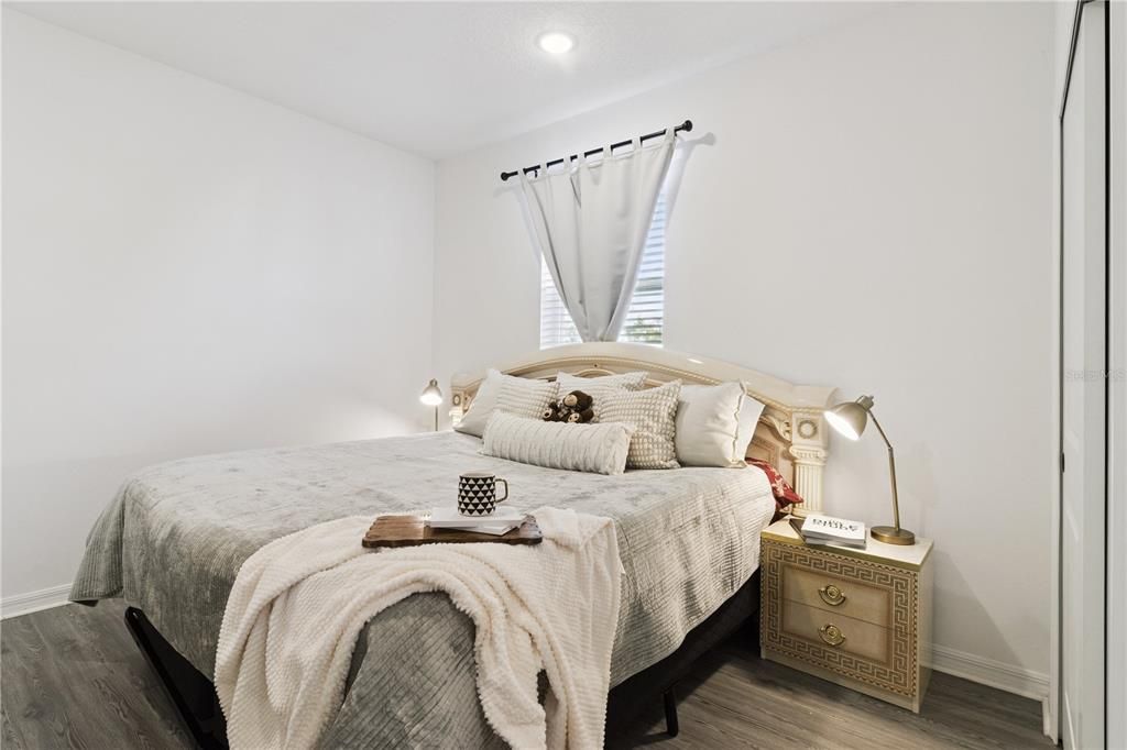 待售: $450,000 (4 贝兹, 2 浴室, 2314 平方英尺)