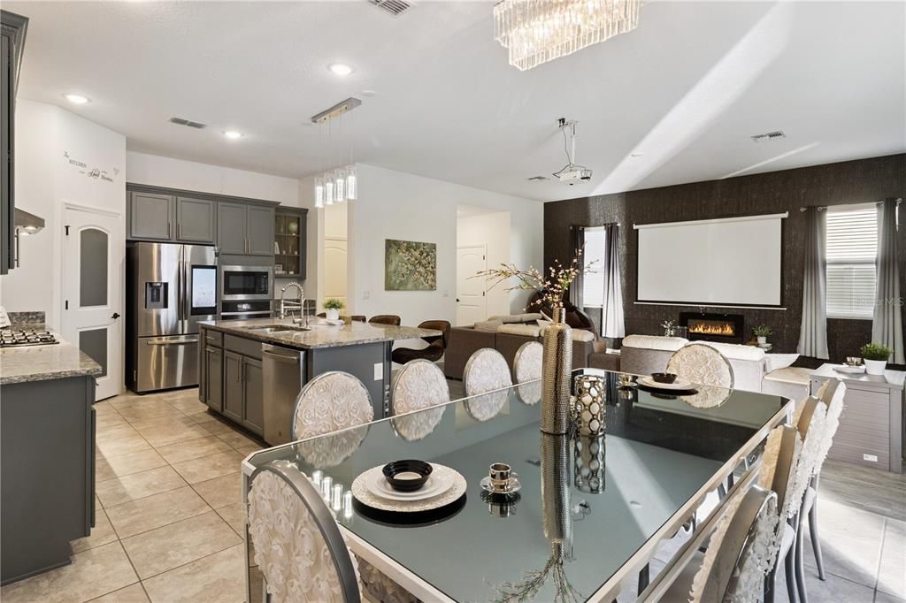 待售: $450,000 (4 贝兹, 2 浴室, 2314 平方英尺)