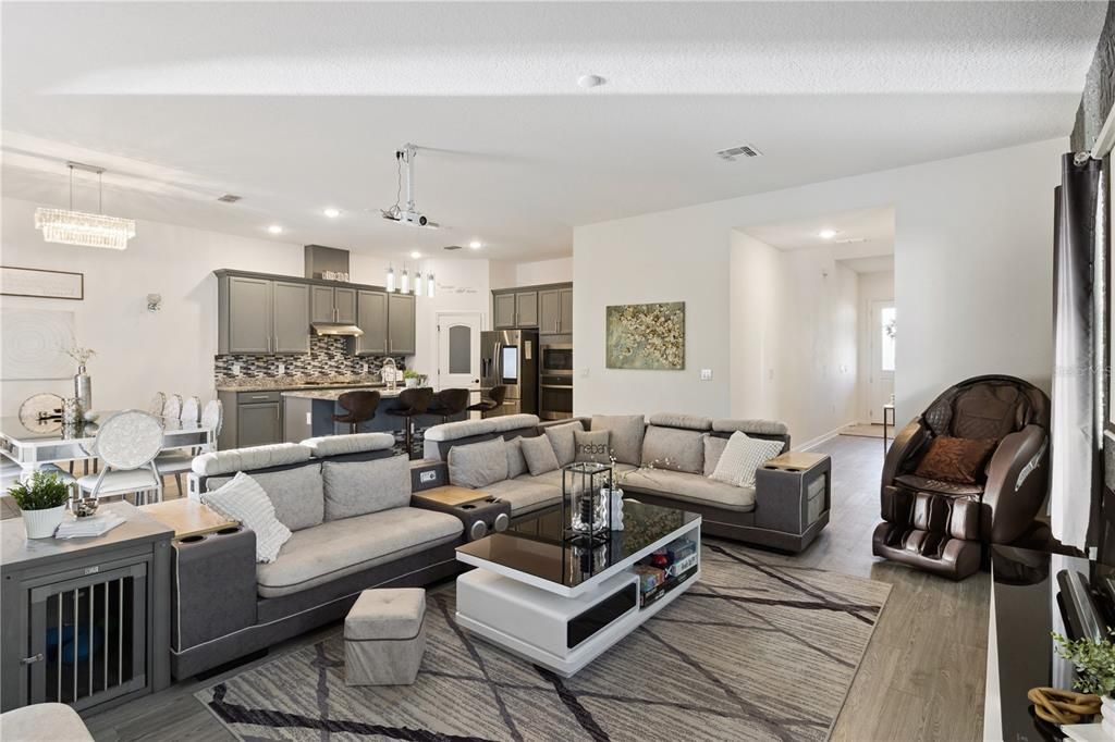 待售: $450,000 (4 贝兹, 2 浴室, 2314 平方英尺)