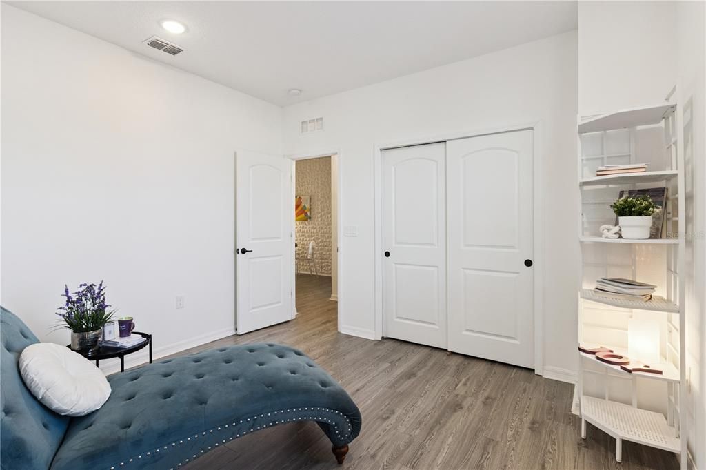 待售: $450,000 (4 贝兹, 2 浴室, 2314 平方英尺)