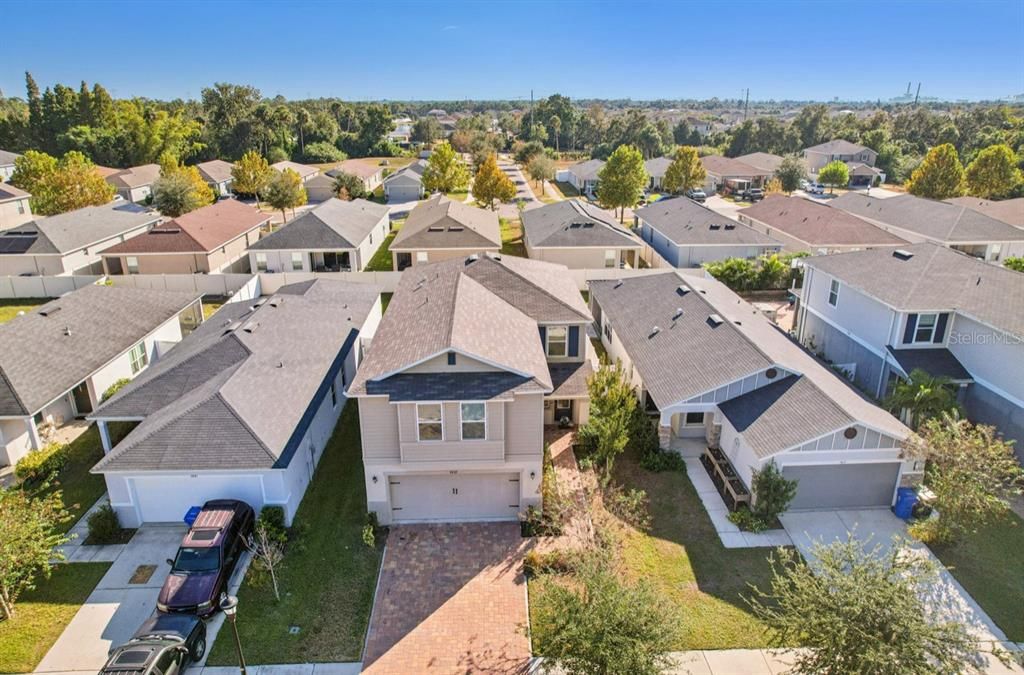 For Sale: $380,000 (4 beds, 2 baths, 2589 Square Feet)