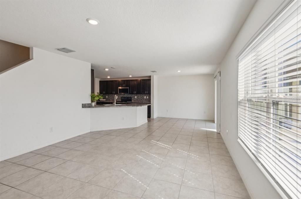 For Sale: $380,000 (4 beds, 2 baths, 2589 Square Feet)