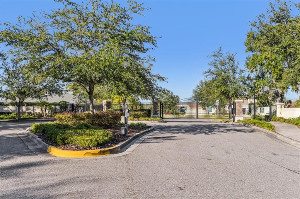 For Sale: $380,000 (4 beds, 2 baths, 2589 Square Feet)