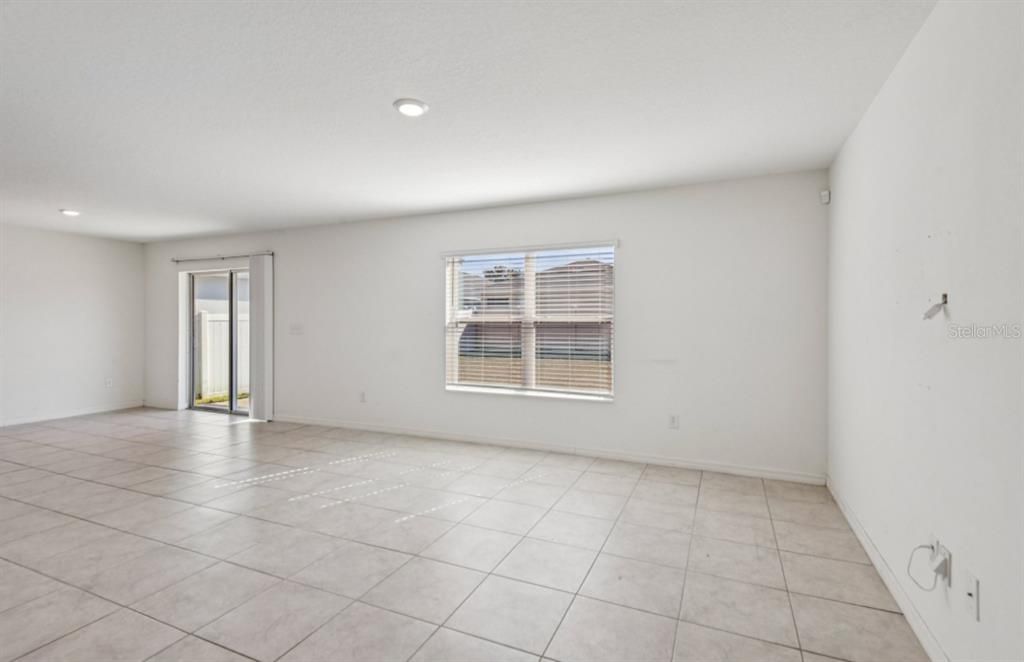 For Sale: $380,000 (4 beds, 2 baths, 2589 Square Feet)