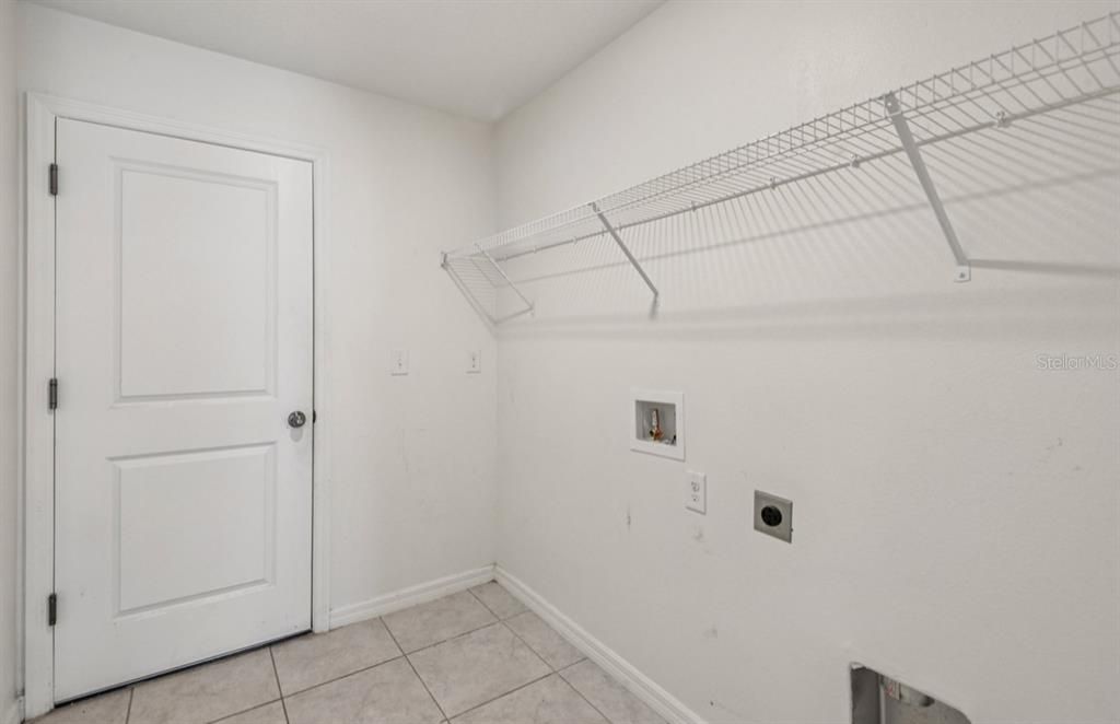 For Sale: $380,000 (4 beds, 2 baths, 2589 Square Feet)