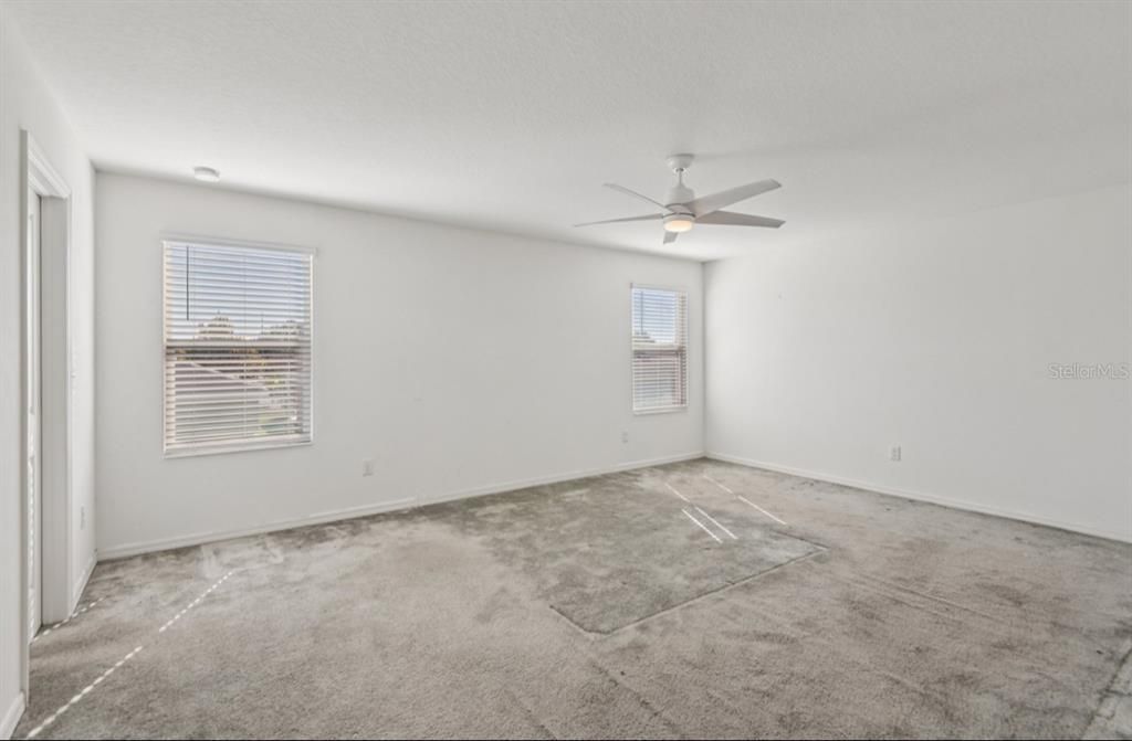 For Sale: $380,000 (4 beds, 2 baths, 2589 Square Feet)