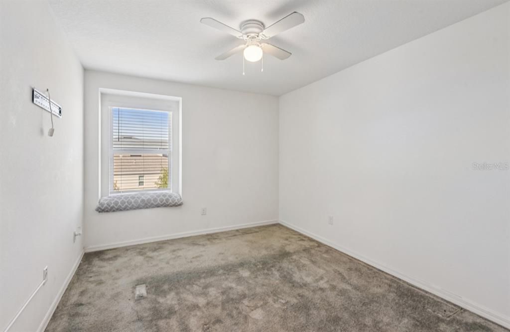 For Sale: $380,000 (4 beds, 2 baths, 2589 Square Feet)