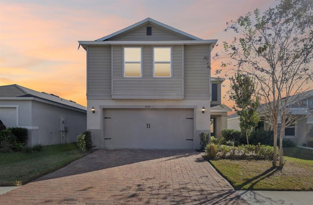 For Sale: $380,000 (4 beds, 2 baths, 2589 Square Feet)