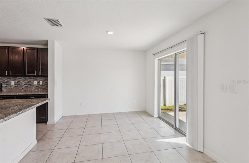 For Sale: $380,000 (4 beds, 2 baths, 2589 Square Feet)