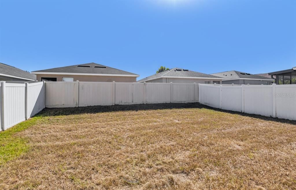 For Sale: $380,000 (4 beds, 2 baths, 2589 Square Feet)