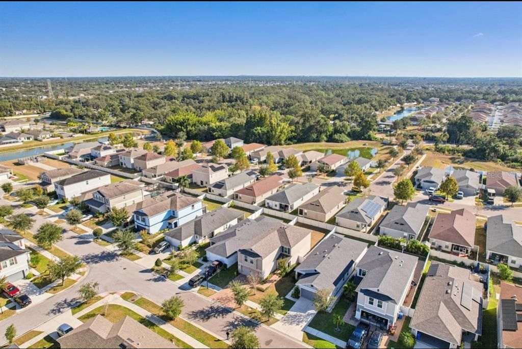 For Sale: $380,000 (4 beds, 2 baths, 2589 Square Feet)