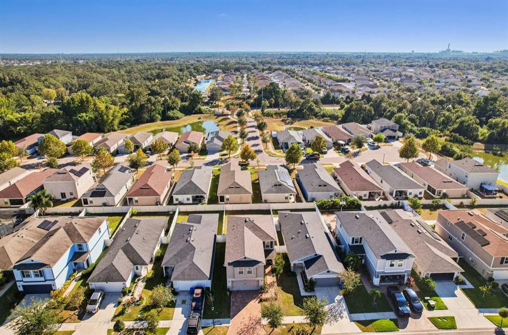 For Sale: $380,000 (4 beds, 2 baths, 2589 Square Feet)