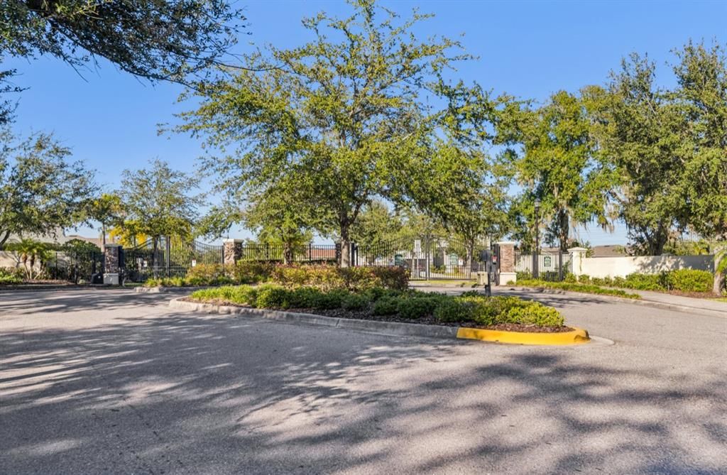 For Sale: $380,000 (4 beds, 2 baths, 2589 Square Feet)