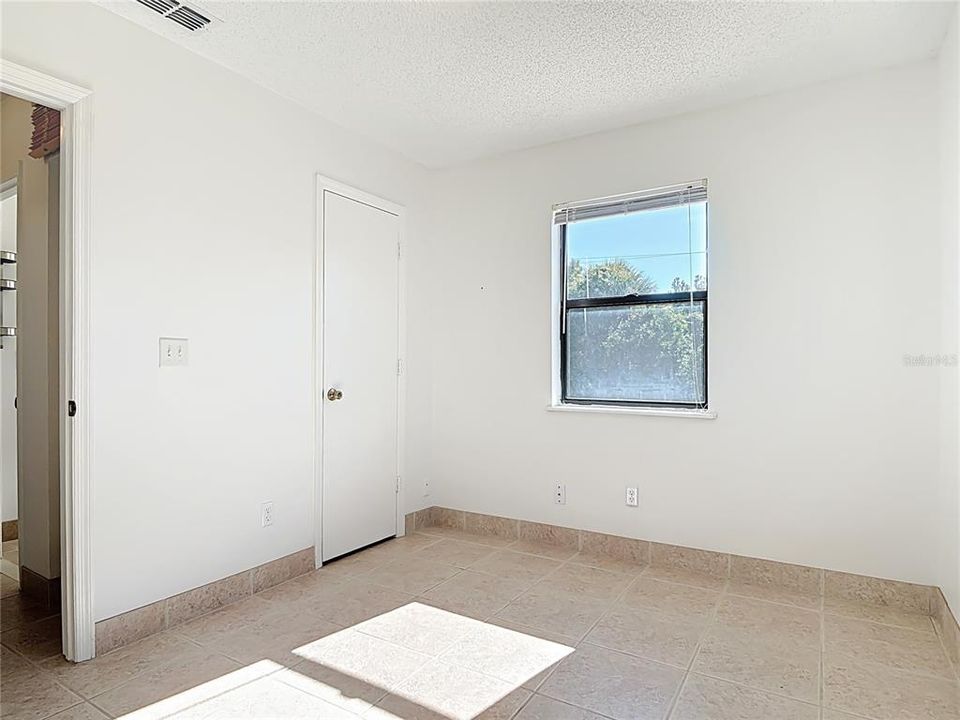 For Sale: $239,900 (2 beds, 1 baths, 675 Square Feet)