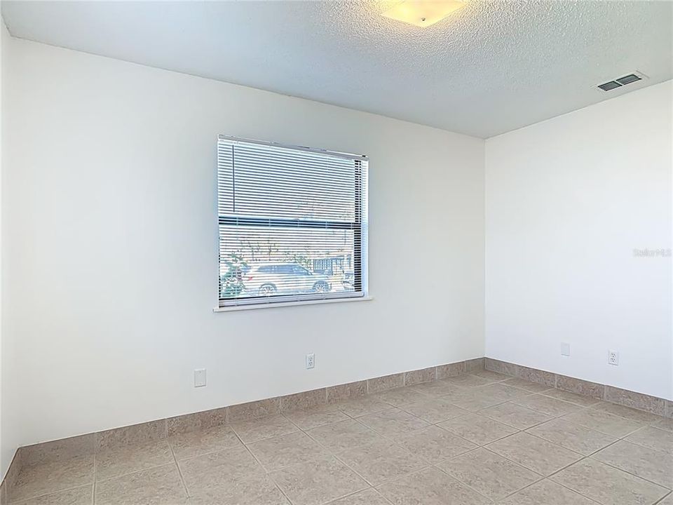 For Sale: $239,900 (2 beds, 1 baths, 675 Square Feet)