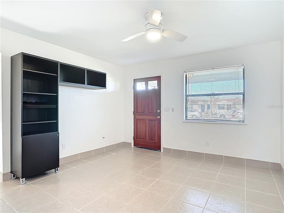 For Sale: $239,900 (2 beds, 1 baths, 675 Square Feet)