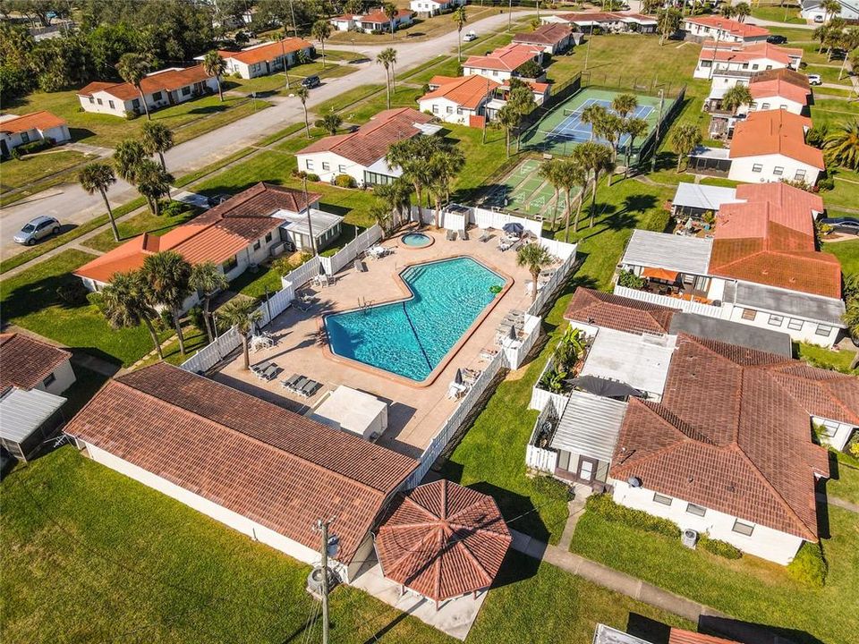 For Sale: $239,900 (2 beds, 1 baths, 675 Square Feet)