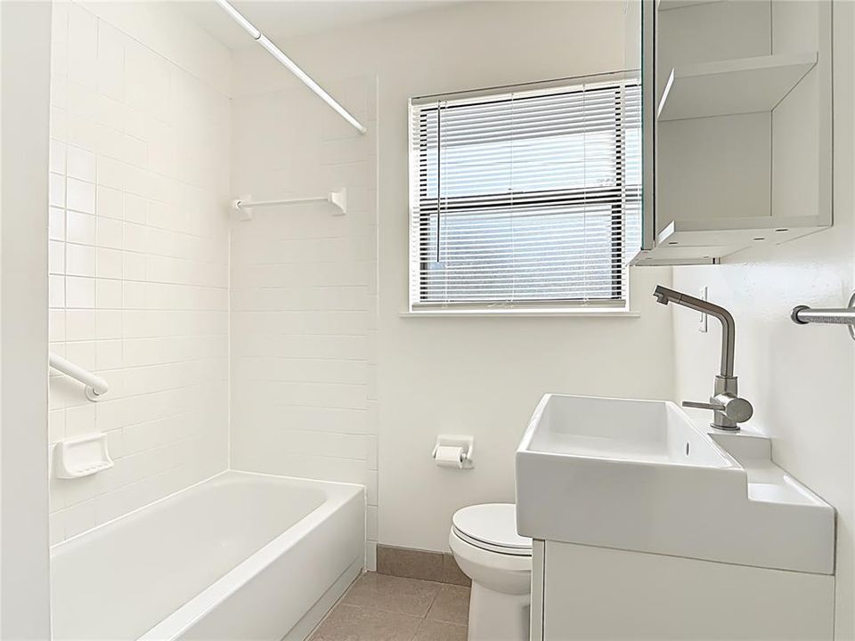 For Sale: $239,900 (2 beds, 1 baths, 675 Square Feet)