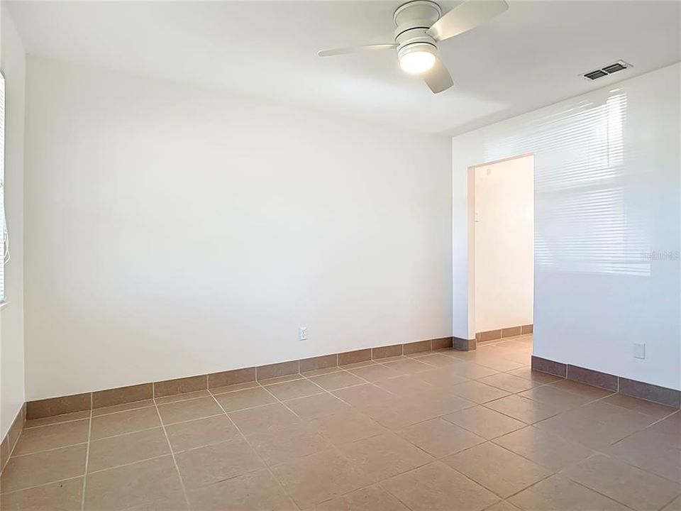 For Sale: $239,900 (2 beds, 1 baths, 675 Square Feet)