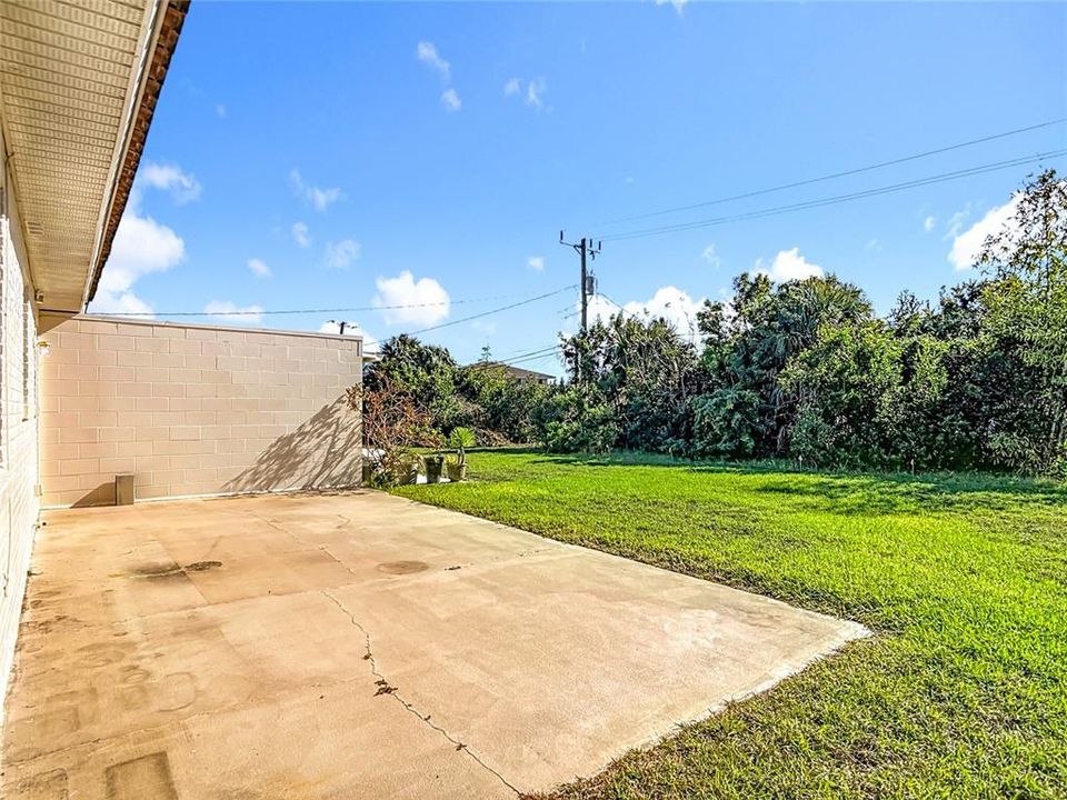 For Sale: $239,900 (2 beds, 1 baths, 675 Square Feet)