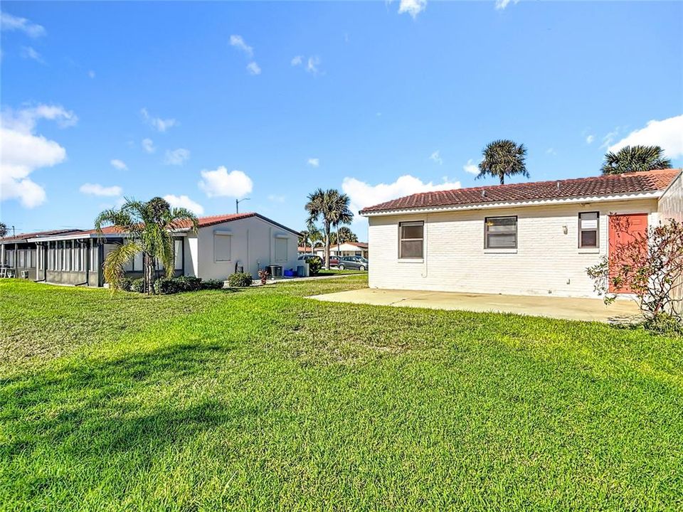 For Sale: $239,900 (2 beds, 1 baths, 675 Square Feet)