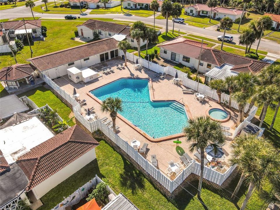 For Sale: $239,900 (2 beds, 1 baths, 675 Square Feet)