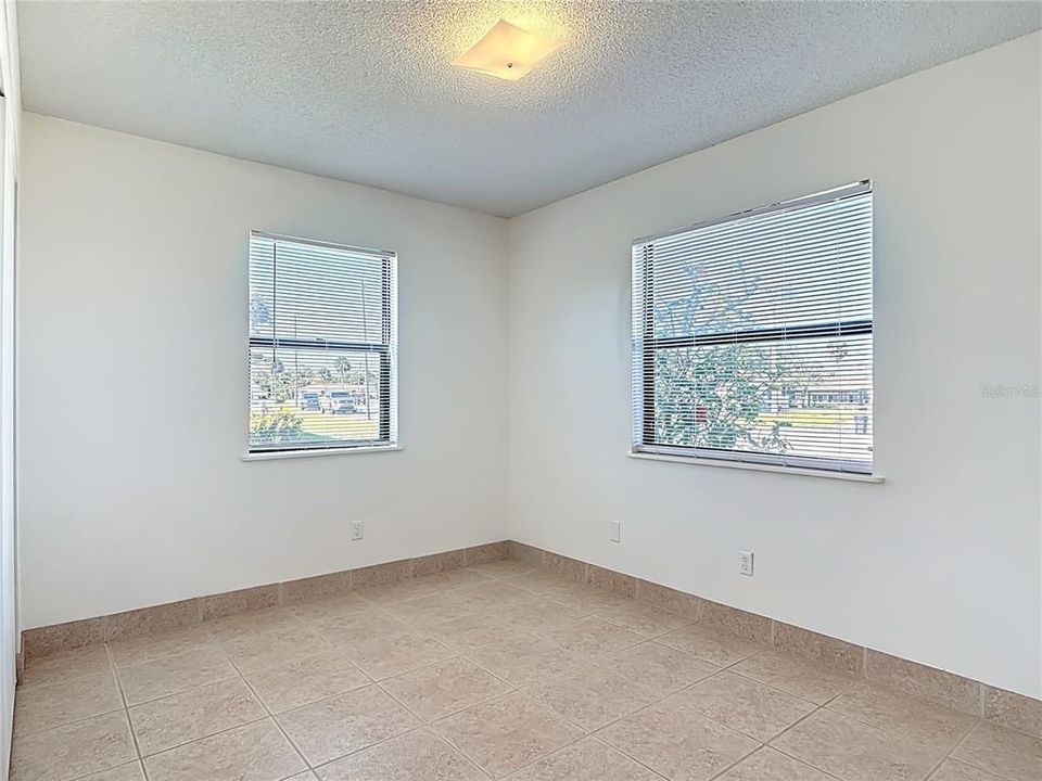 For Sale: $239,900 (2 beds, 1 baths, 675 Square Feet)