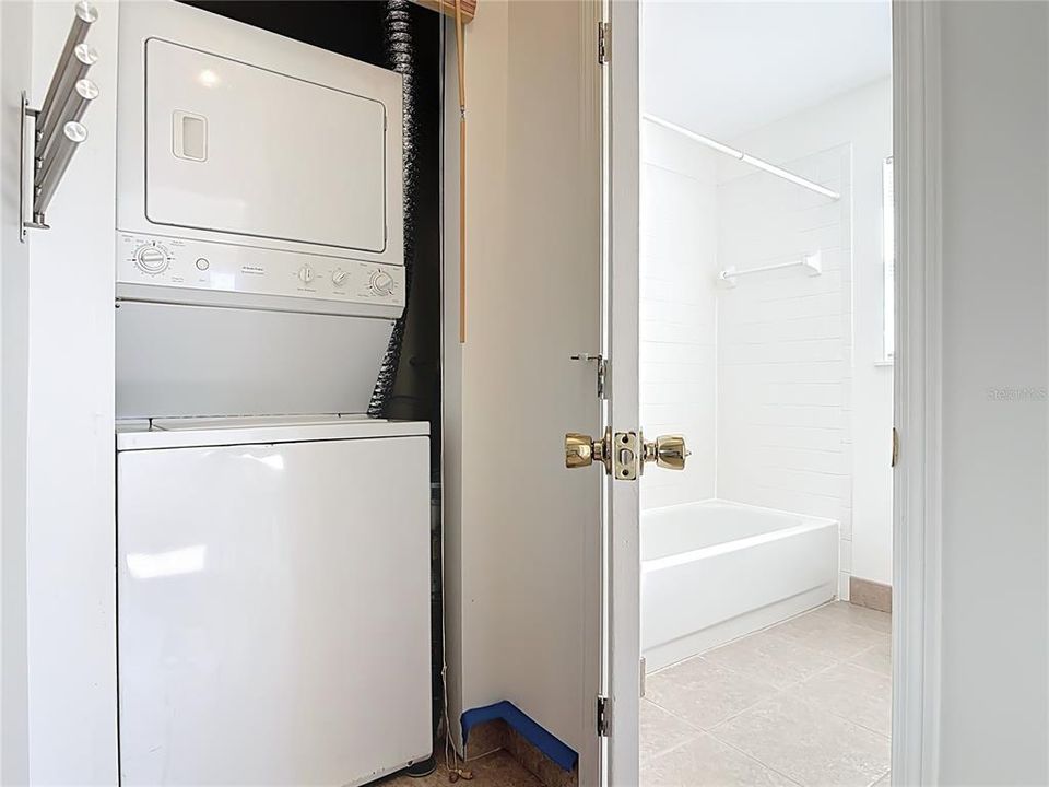 For Sale: $239,900 (2 beds, 1 baths, 675 Square Feet)