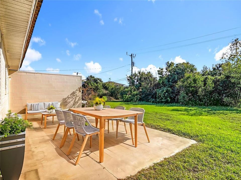 For Sale: $239,900 (2 beds, 1 baths, 675 Square Feet)