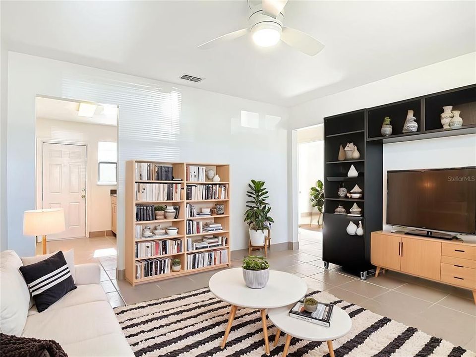 For Sale: $239,900 (2 beds, 1 baths, 675 Square Feet)