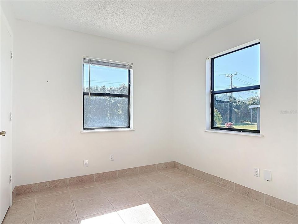 For Sale: $239,900 (2 beds, 1 baths, 675 Square Feet)