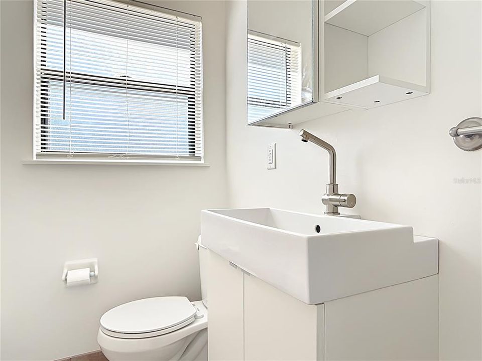 For Sale: $239,900 (2 beds, 1 baths, 675 Square Feet)