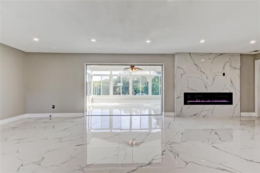 待售: $825,000 (4 贝兹, 2 浴室, 2183 平方英尺)