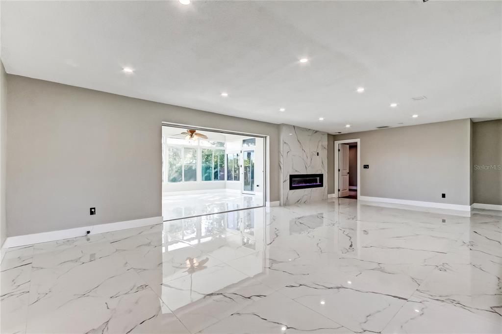 待售: $825,000 (4 贝兹, 2 浴室, 2183 平方英尺)