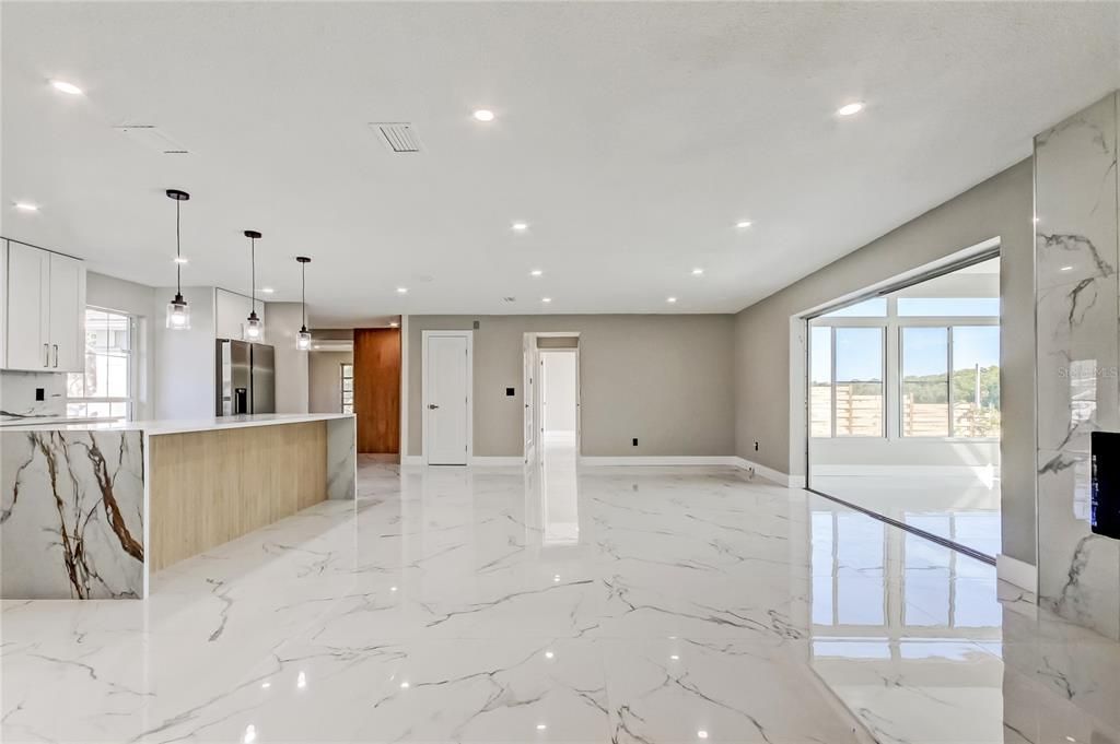 待售: $825,000 (4 贝兹, 2 浴室, 2183 平方英尺)