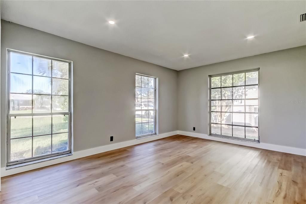 待售: $825,000 (4 贝兹, 2 浴室, 2183 平方英尺)