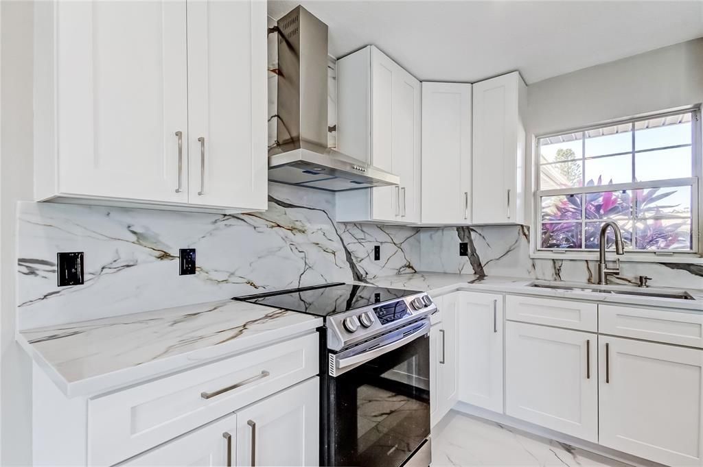 待售: $825,000 (4 贝兹, 2 浴室, 2183 平方英尺)