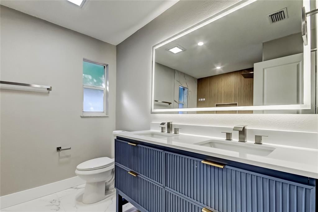 待售: $825,000 (4 贝兹, 2 浴室, 2183 平方英尺)