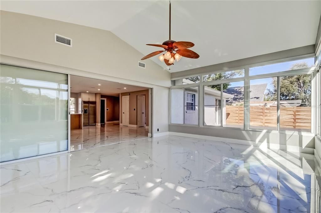 待售: $825,000 (4 贝兹, 2 浴室, 2183 平方英尺)