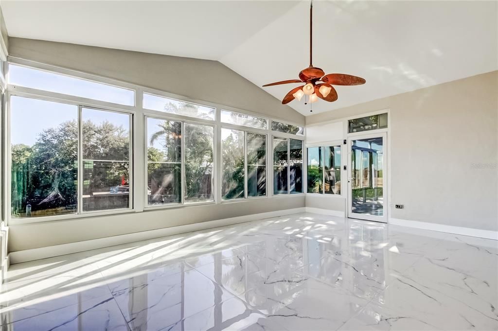 待售: $825,000 (4 贝兹, 2 浴室, 2183 平方英尺)