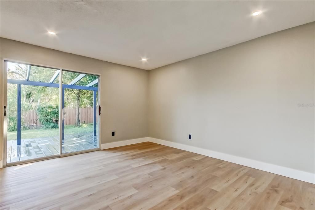 待售: $825,000 (4 贝兹, 2 浴室, 2183 平方英尺)