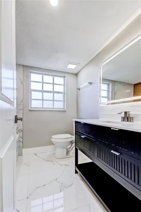 待售: $825,000 (4 贝兹, 2 浴室, 2183 平方英尺)