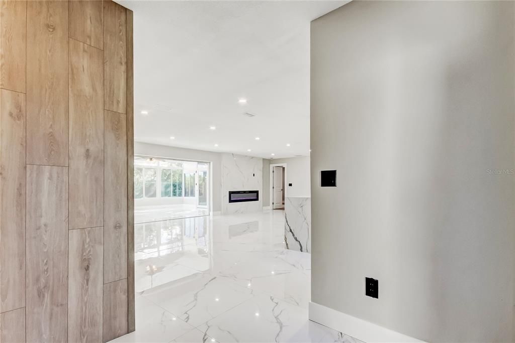 待售: $825,000 (4 贝兹, 2 浴室, 2183 平方英尺)