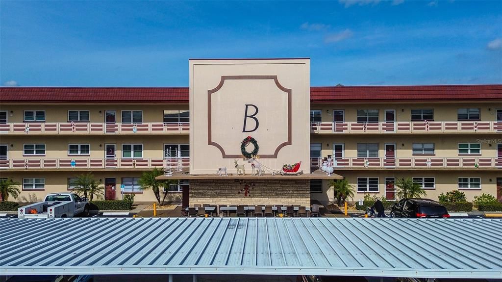 For Sale: $258,000 (2 beds, 2 baths, 1250 Square Feet)