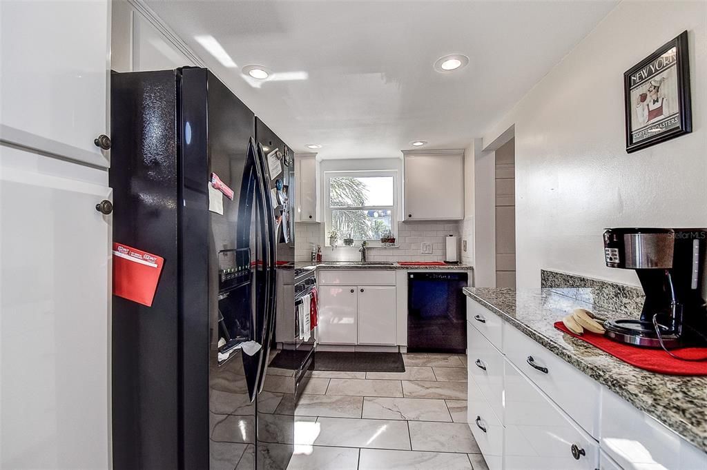 For Sale: $258,000 (2 beds, 2 baths, 1250 Square Feet)