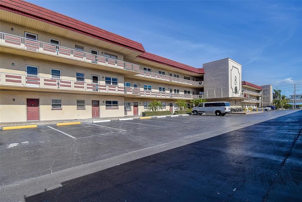 For Sale: $258,000 (2 beds, 2 baths, 1250 Square Feet)