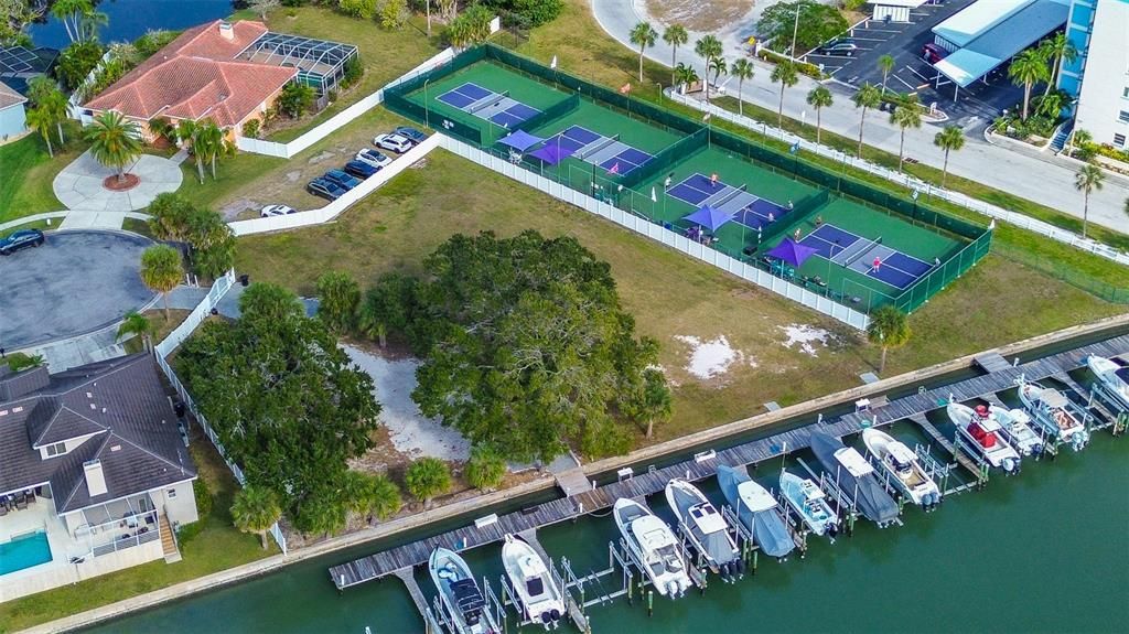 For Sale: $258,000 (2 beds, 2 baths, 1250 Square Feet)