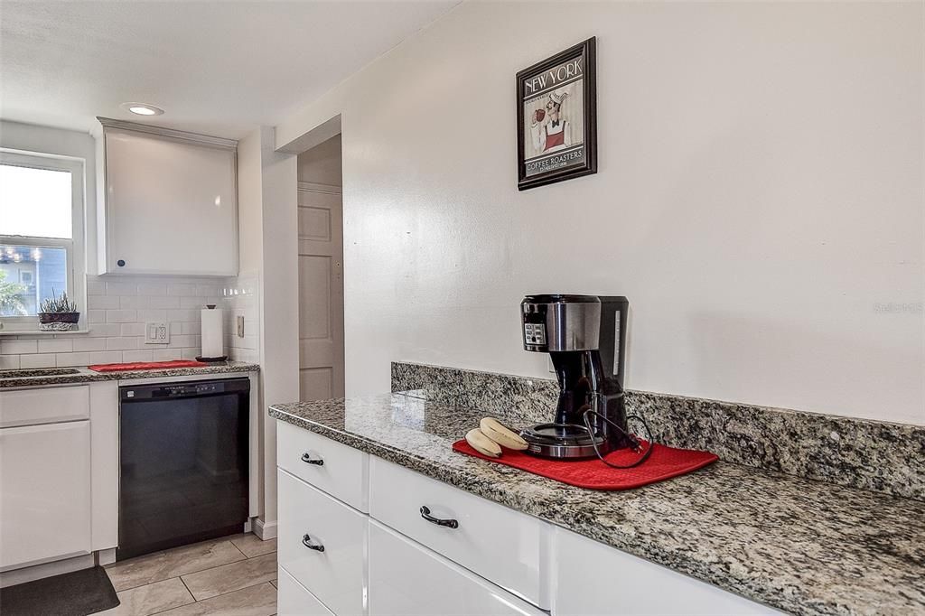 For Sale: $258,000 (2 beds, 2 baths, 1250 Square Feet)